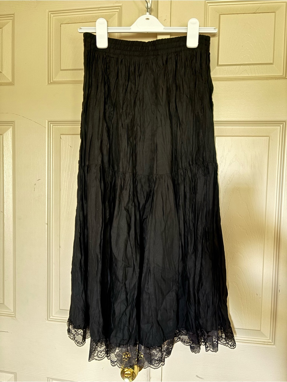 Black Lace-Hem Long broom Skirt